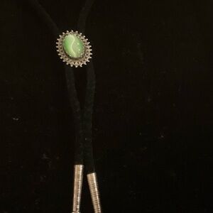 VINTAGE BOHO GREEN GEM NECKLACE WITH BLACK VELVET LEATHER CORD.
